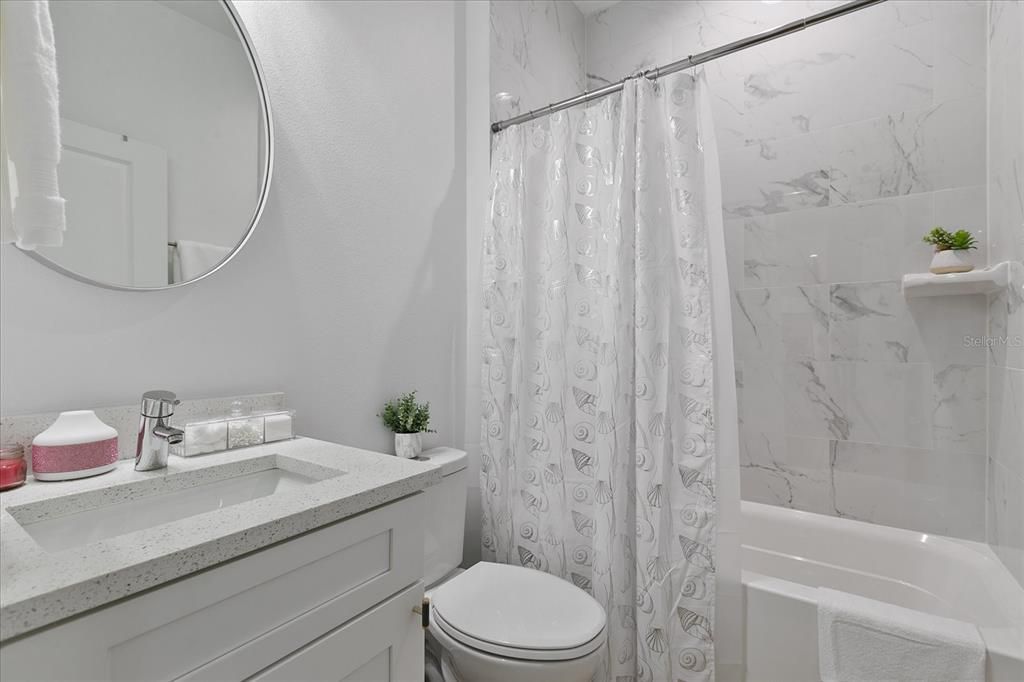 На продажу: $365,000 (4 спален, 2 ванн, 1636 Квадратных фут)