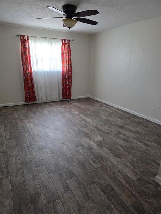 For Rent: $2,450 (3 beds, 2 baths, 1200 Square Feet)
