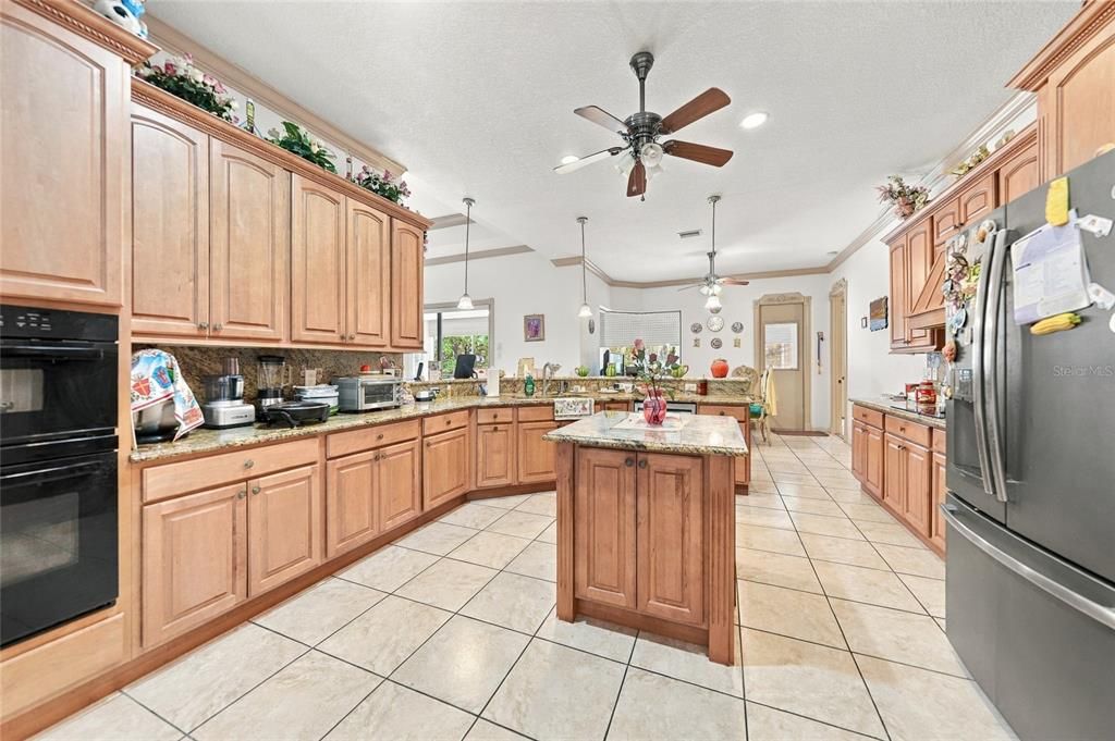 For Sale: $950,000 (4 beds, 4 baths, 3169 Square Feet)