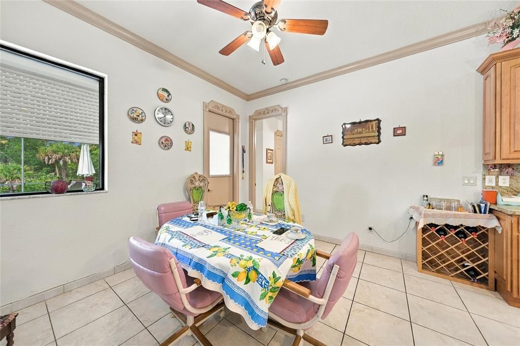 For Sale: $950,000 (4 beds, 4 baths, 3169 Square Feet)