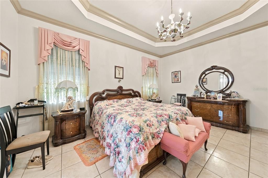 For Sale: $950,000 (4 beds, 4 baths, 3169 Square Feet)