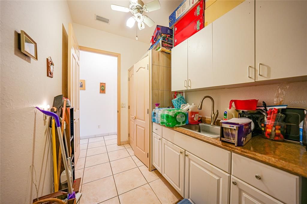 For Sale: $950,000 (4 beds, 4 baths, 3169 Square Feet)