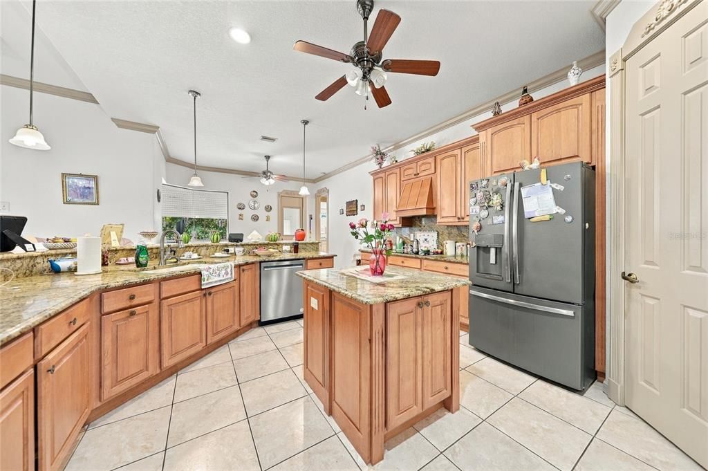 For Sale: $950,000 (4 beds, 4 baths, 3169 Square Feet)