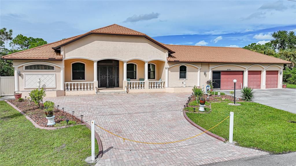 For Sale: $950,000 (4 beds, 4 baths, 3169 Square Feet)