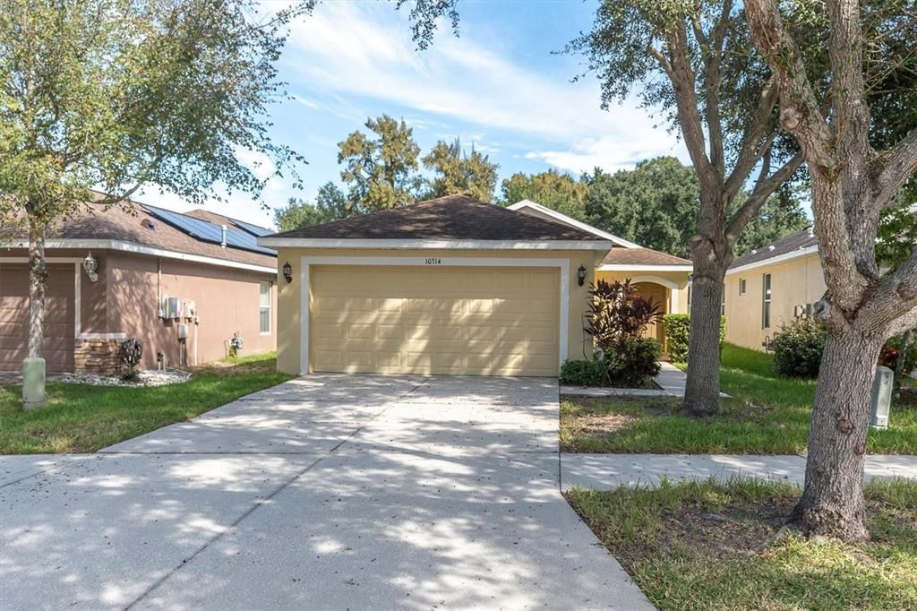 For Sale: $279,000 (3 beds, 2 baths, 1275 Square Feet)