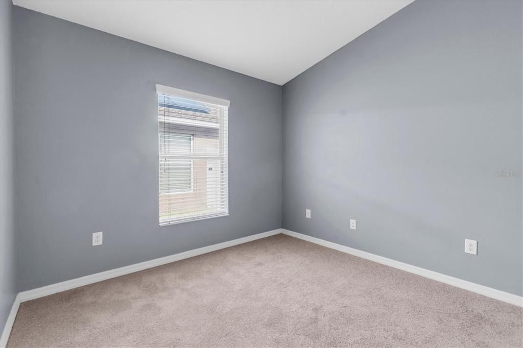 For Sale: $279,000 (3 beds, 2 baths, 1275 Square Feet)