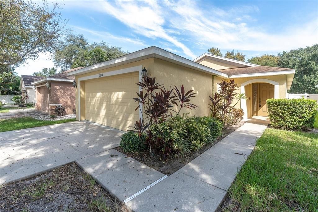 For Sale: $279,000 (3 beds, 2 baths, 1275 Square Feet)
