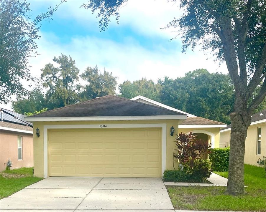 For Sale: $279,000 (3 beds, 2 baths, 1275 Square Feet)