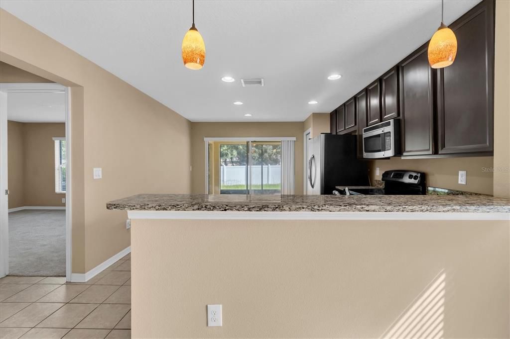 For Sale: $279,000 (3 beds, 2 baths, 1275 Square Feet)