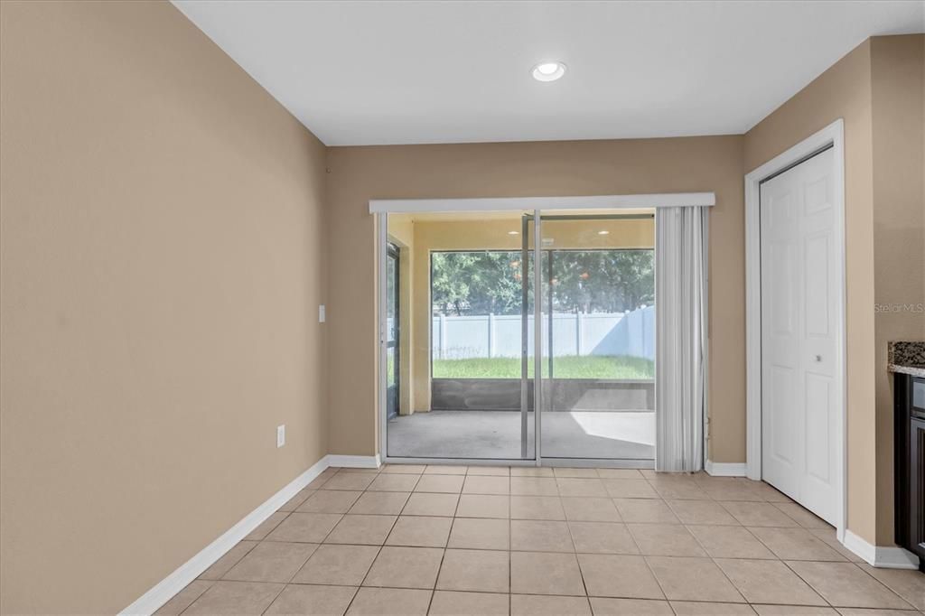 For Sale: $279,000 (3 beds, 2 baths, 1275 Square Feet)