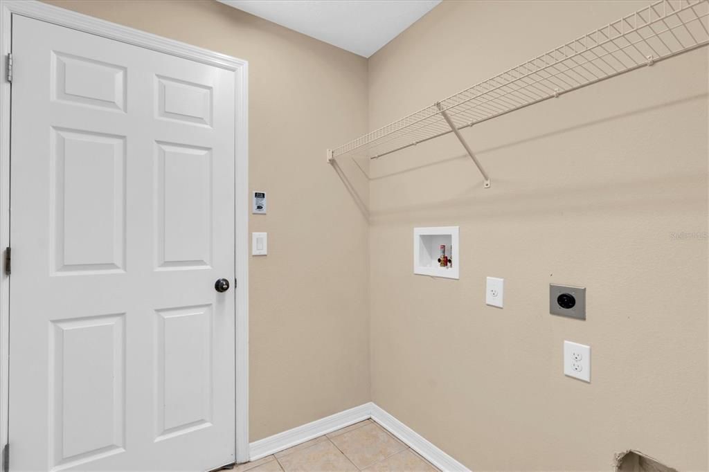 For Sale: $279,000 (3 beds, 2 baths, 1275 Square Feet)