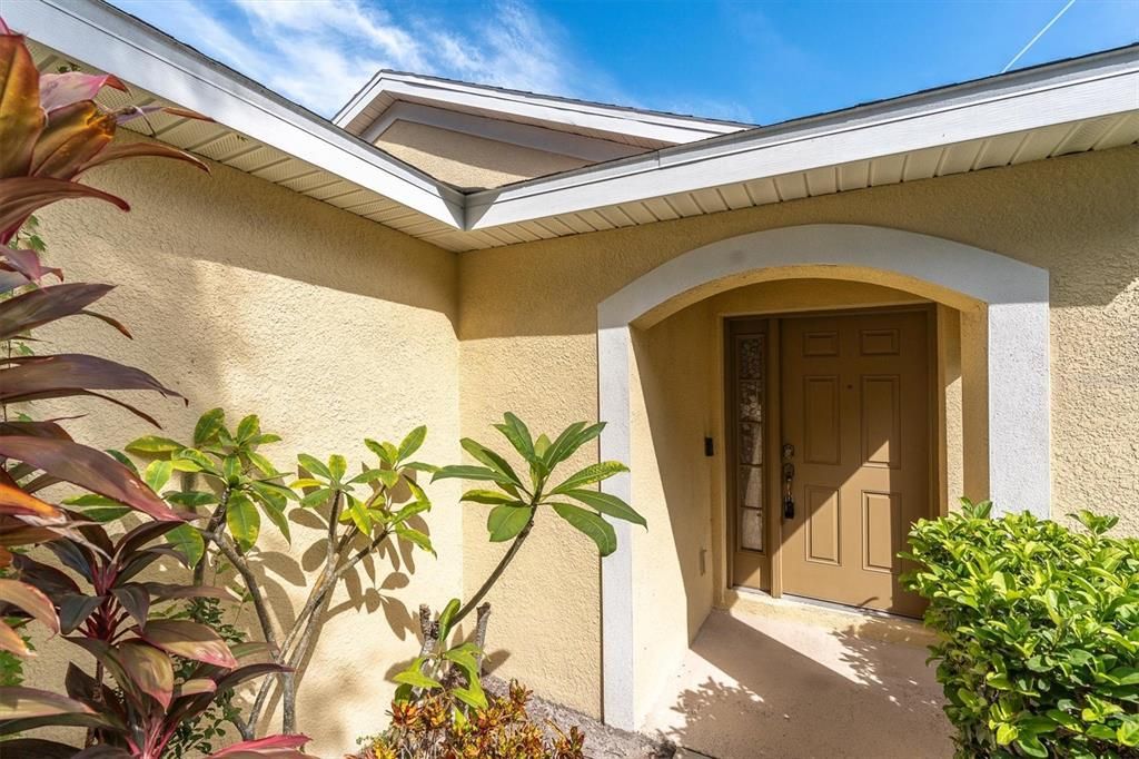For Sale: $279,000 (3 beds, 2 baths, 1275 Square Feet)