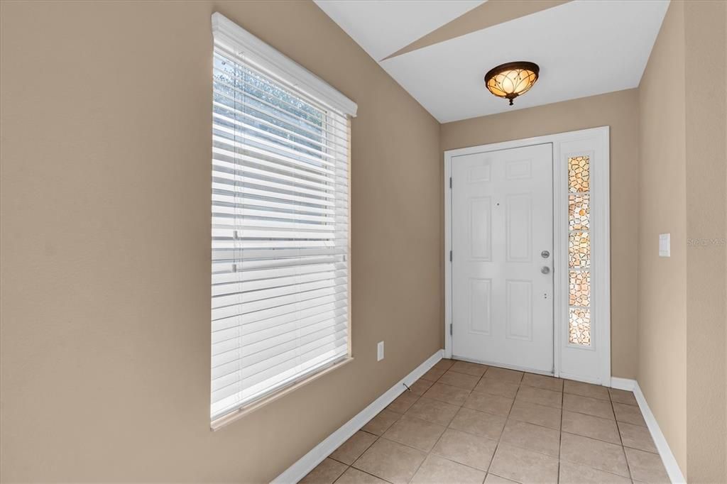 For Sale: $279,000 (3 beds, 2 baths, 1275 Square Feet)