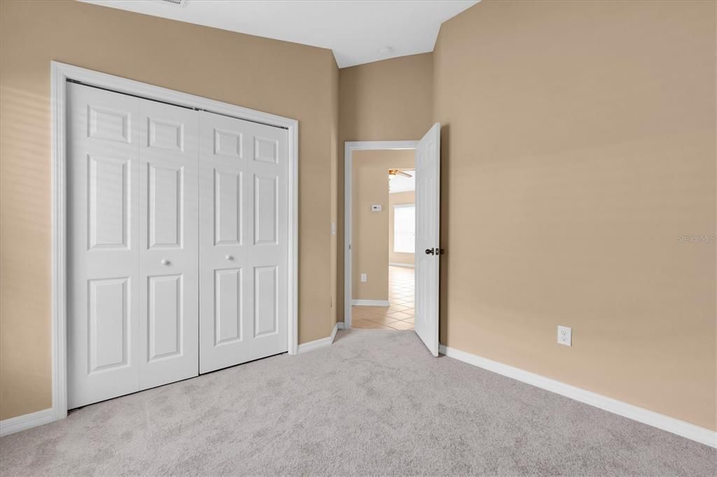 For Sale: $279,000 (3 beds, 2 baths, 1275 Square Feet)