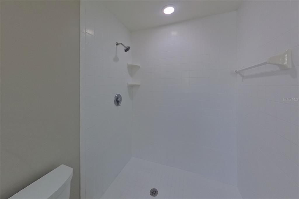 出租: $4,619 (4 贝兹, 2 浴室, 2687 平方英尺)