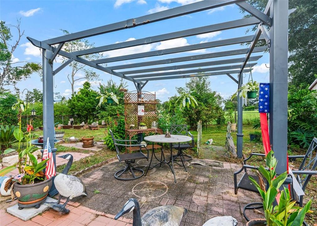 For Sale: $267,000 (3 beds, 2 baths, 1430 Square Feet)