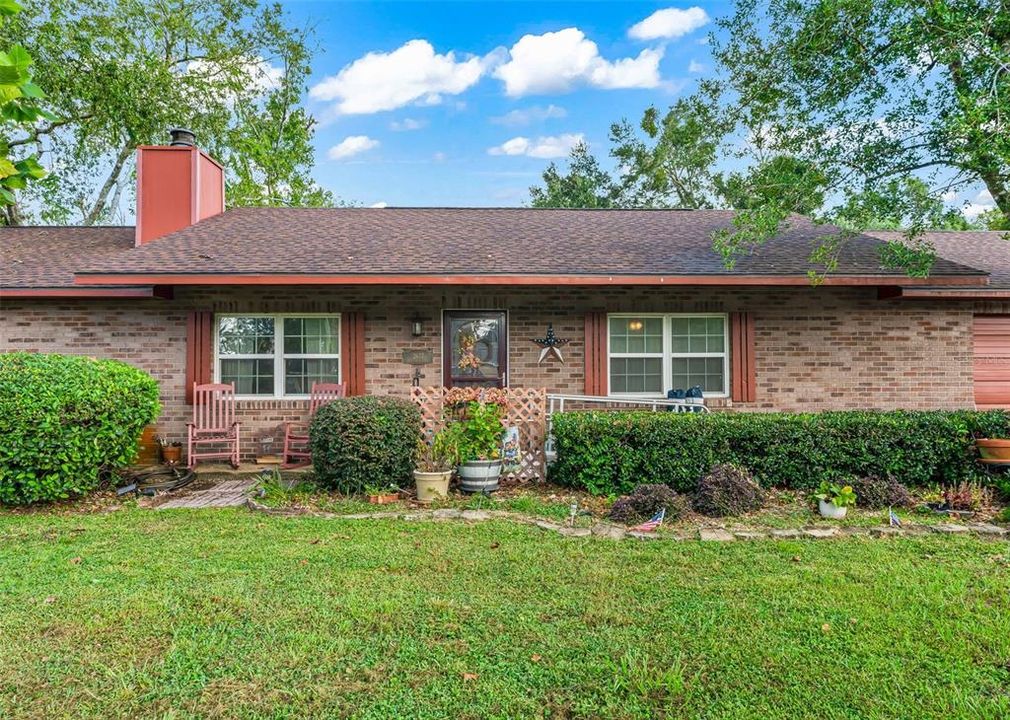 For Sale: $267,000 (3 beds, 2 baths, 1430 Square Feet)