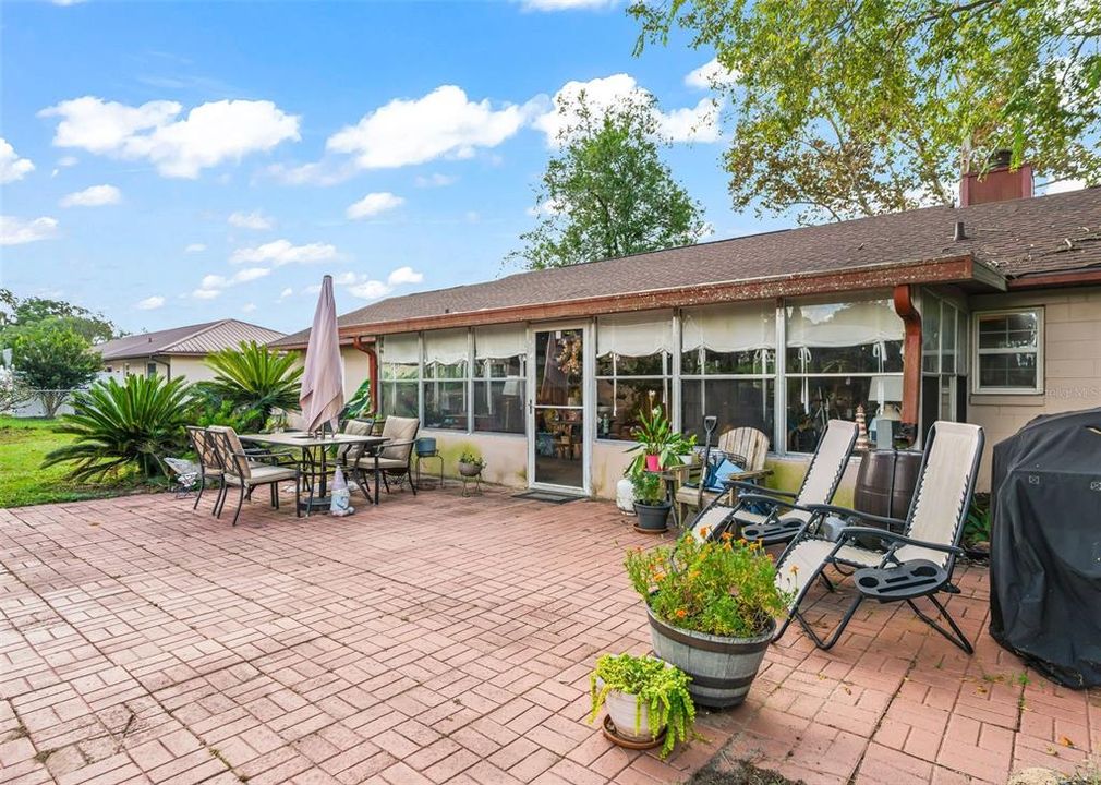 For Sale: $267,000 (3 beds, 2 baths, 1430 Square Feet)