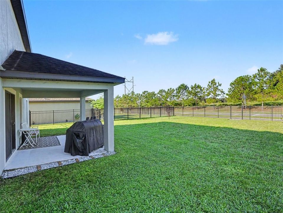For Sale: $330,000 (4 beds, 2 baths, 2277 Square Feet)