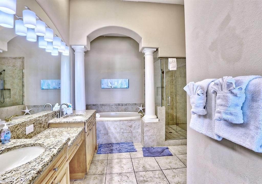 En Venta: $3,975,000 (4 camas, 3 baños, 3456 Pies cuadrados)