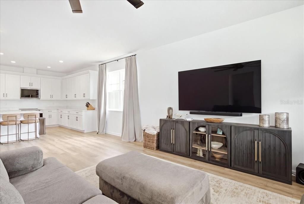 En Venta: $560,000 (3 camas, 2 baños, 2203 Pies cuadrados)