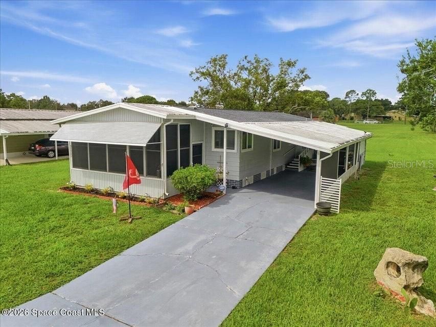 For Sale: $179,000 (2 beds, 2 baths, 1200 Square Feet)
