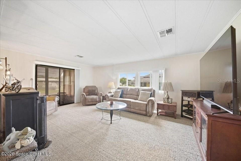 For Sale: $179,000 (2 beds, 2 baths, 1200 Square Feet)