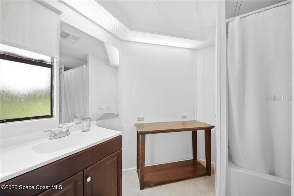 For Sale: $179,000 (2 beds, 2 baths, 1200 Square Feet)