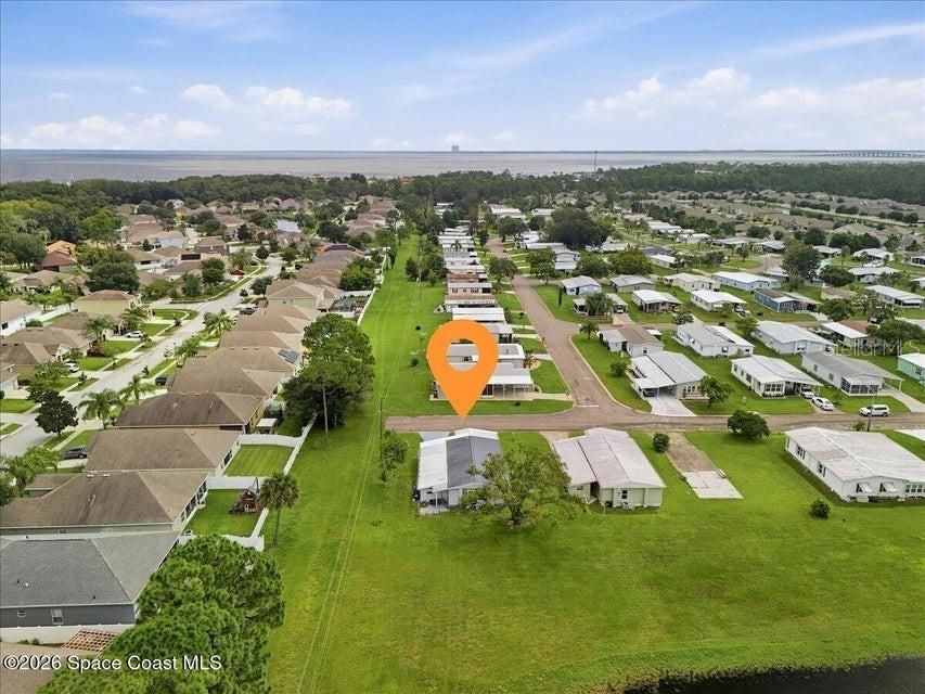 For Sale: $179,000 (2 beds, 2 baths, 1200 Square Feet)