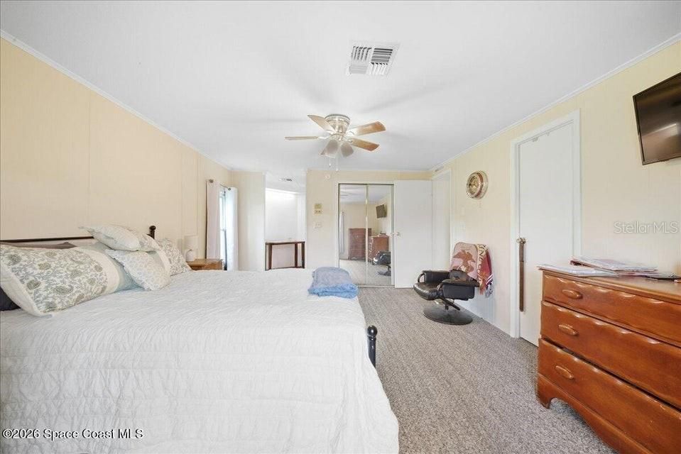 For Sale: $179,000 (2 beds, 2 baths, 1200 Square Feet)