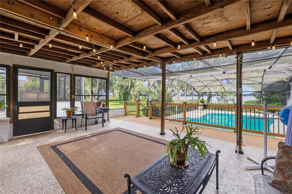 На продажу: $599,000 (3 спален, 2 ванн, 2100 Квадратных фут)