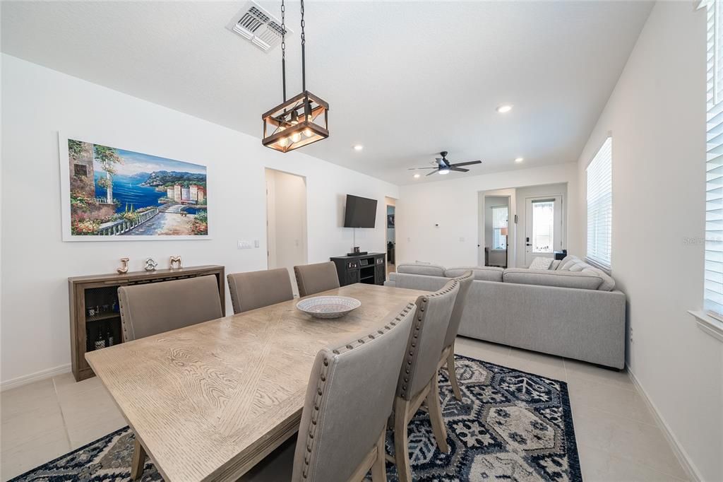 For Sale: $389,000 (2 beds, 2 baths, 1475 Square Feet)