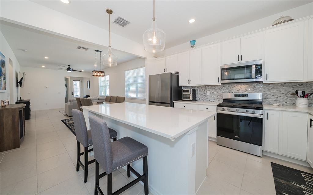 For Sale: $389,000 (2 beds, 2 baths, 1475 Square Feet)