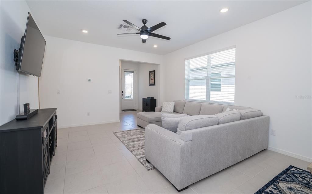 For Sale: $389,000 (2 beds, 2 baths, 1475 Square Feet)