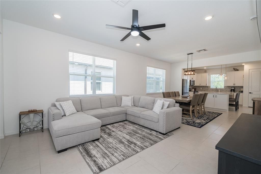For Sale: $389,000 (2 beds, 2 baths, 1475 Square Feet)