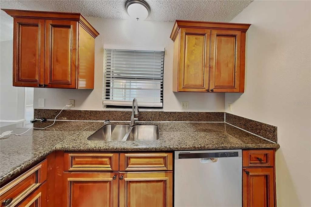 В аренду: $2,149 (3 спален, 2 ванн, 1737 Квадратных фут)
