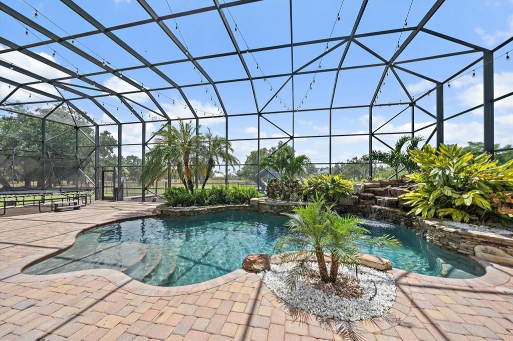 En Venta: $1,689,000 (4 camas, 3 baños, 4308 Pies cuadrados)