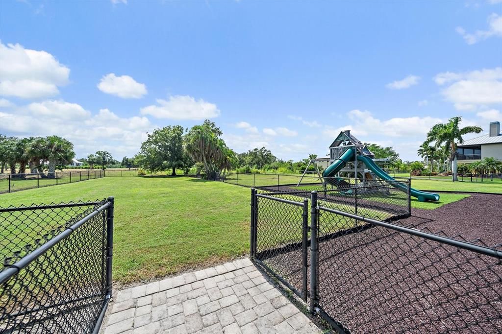 En Venta: $1,689,000 (4 camas, 3 baños, 4308 Pies cuadrados)