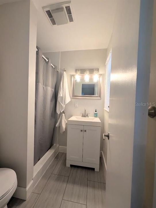 For Rent: $2,900 (3 beds, 2 baths, 1639 Square Feet)
