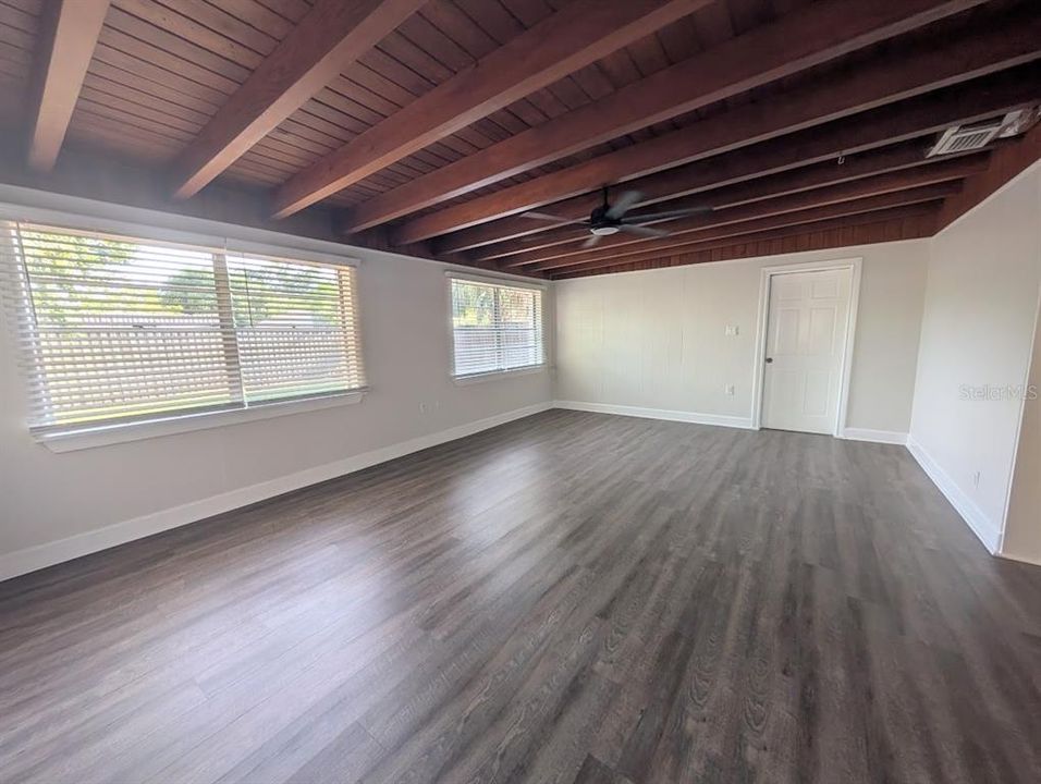 For Rent: $2,900 (3 beds, 2 baths, 1639 Square Feet)