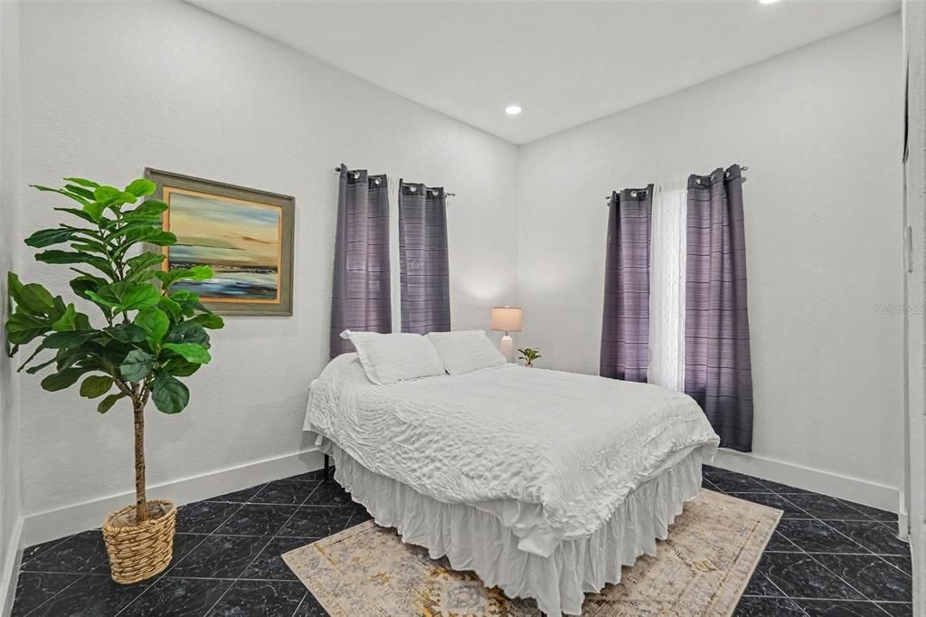 En Venta: $540,000 (4 camas, 2 baños, 2545 Pies cuadrados)