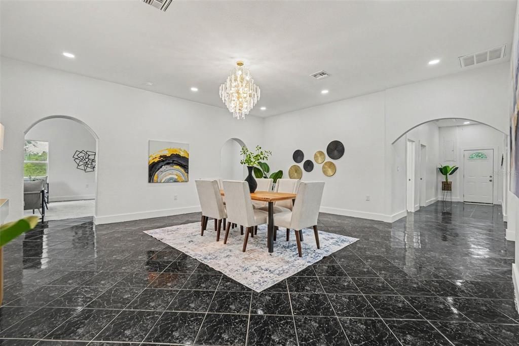En Venta: $540,000 (4 camas, 2 baños, 2545 Pies cuadrados)