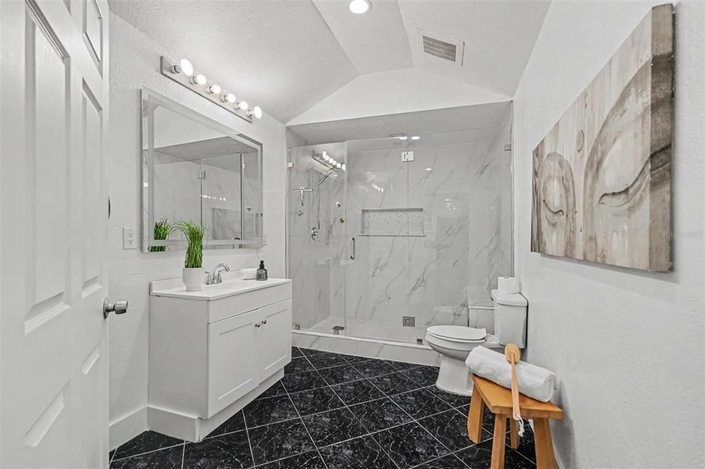 En Venta: $540,000 (4 camas, 2 baños, 2545 Pies cuadrados)