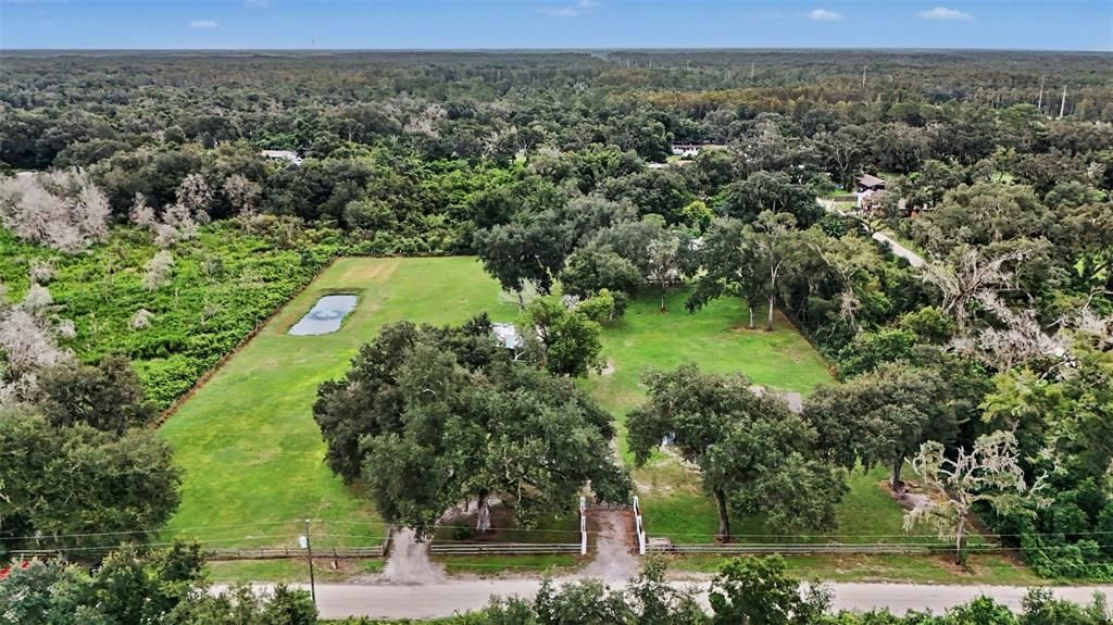 En Venta: $540,000 (4 camas, 2 baños, 2545 Pies cuadrados)