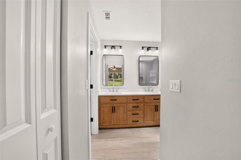 For Sale: $299,900 (3 beds, 2 baths, 1519 Square Feet)