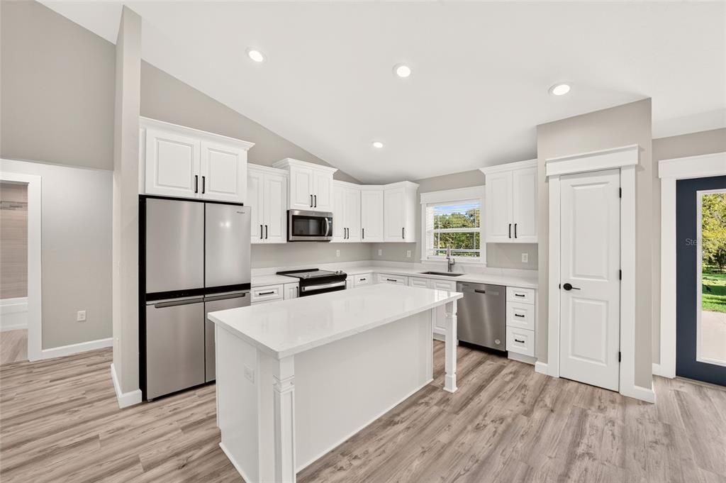For Sale: $299,900 (3 beds, 2 baths, 1519 Square Feet)