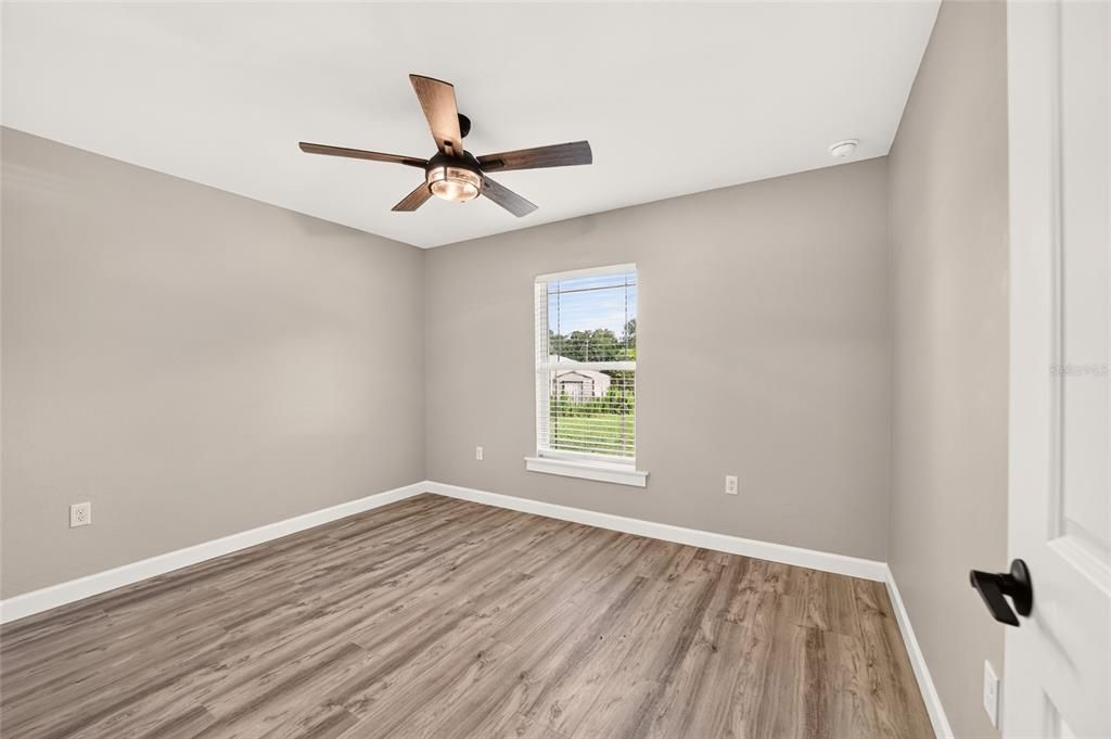 For Sale: $299,900 (3 beds, 2 baths, 1519 Square Feet)