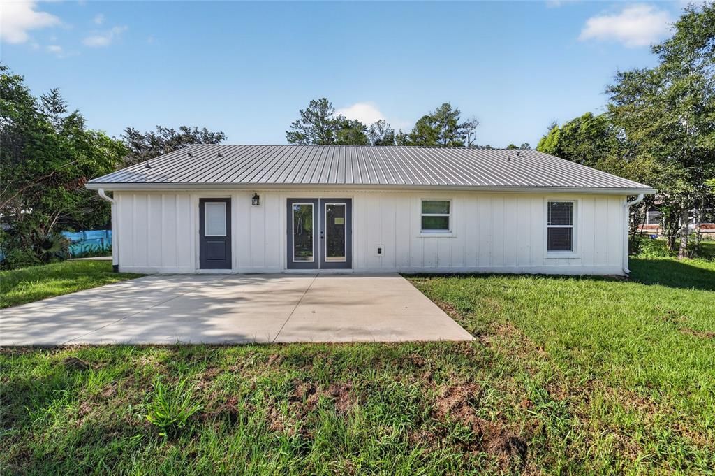 For Sale: $299,900 (3 beds, 2 baths, 1519 Square Feet)