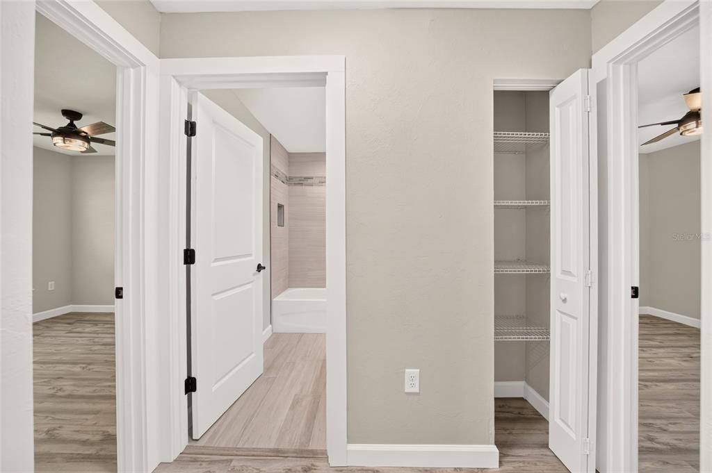 For Sale: $299,900 (3 beds, 2 baths, 1519 Square Feet)