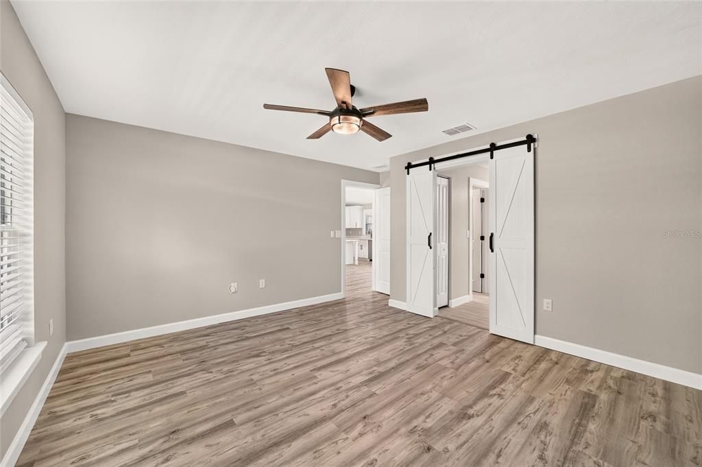 For Sale: $299,900 (3 beds, 2 baths, 1519 Square Feet)